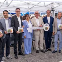 1 Foto Gruppo Con Ospiti